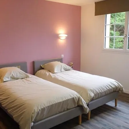Semi Detached House Rieux בית נופש *